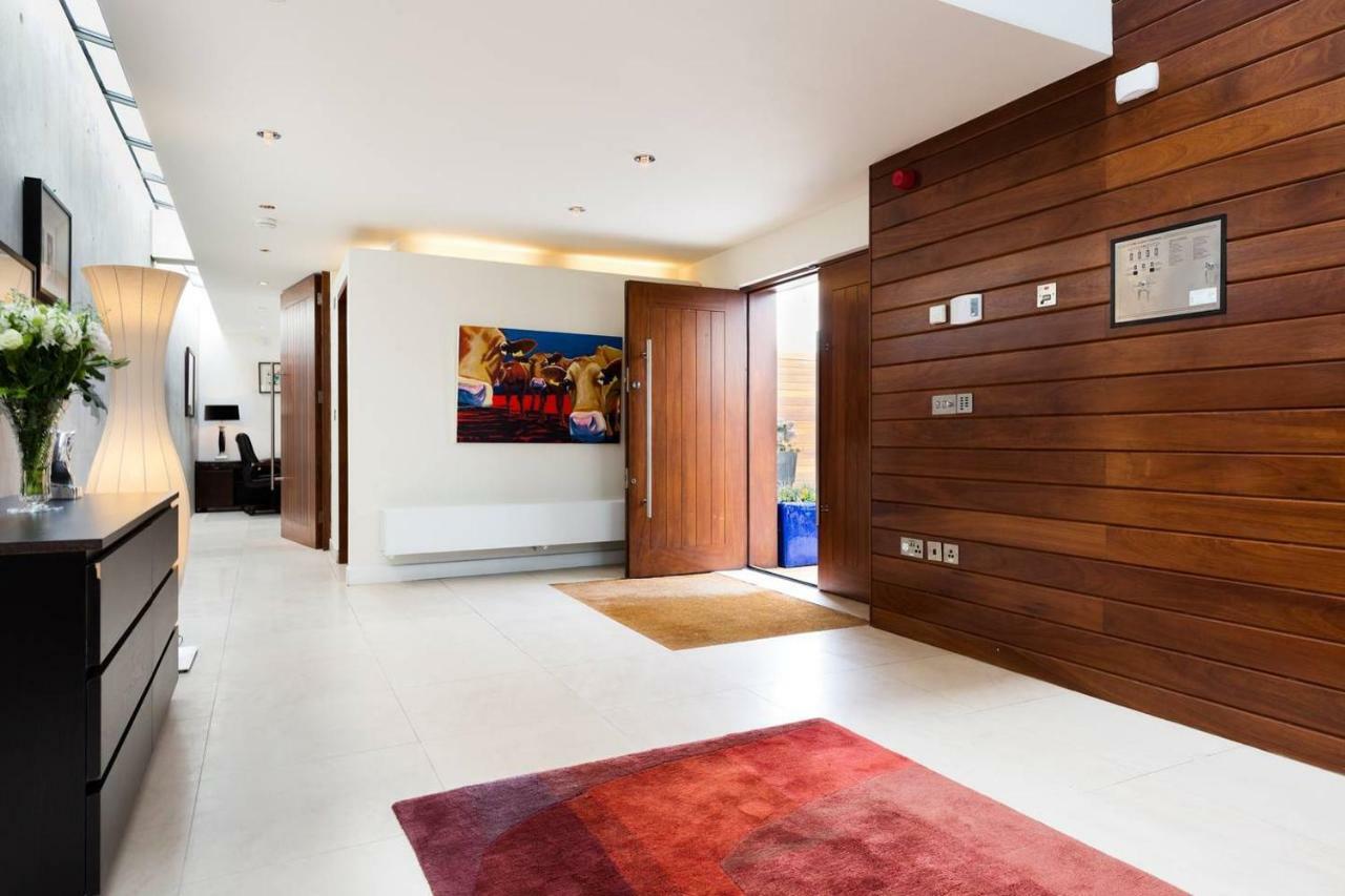 Modern Elegance, Steps From The Aviva! Cinema Holiday home Dublin